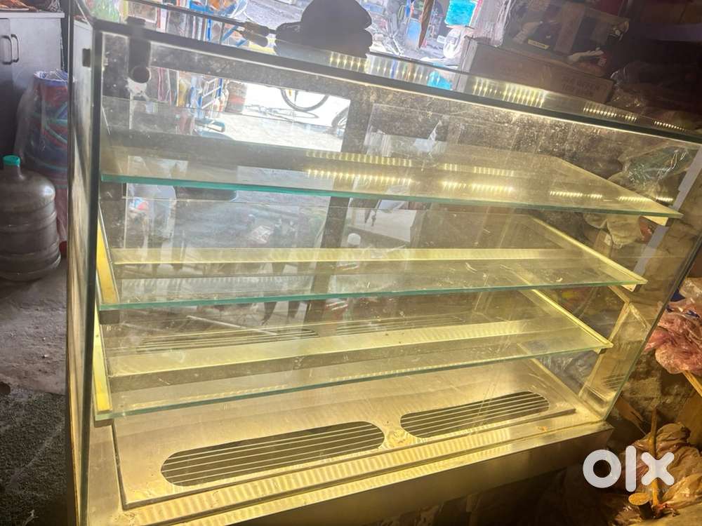 Cake fridge