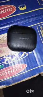Airpod rock music