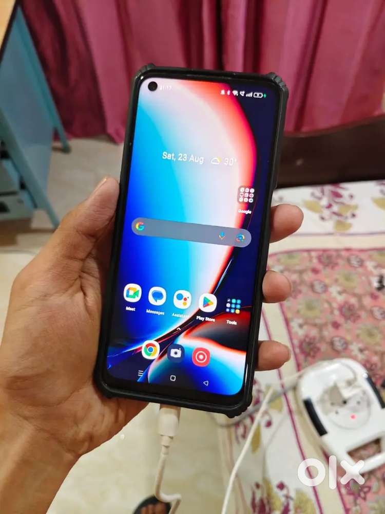 Realme 8 5g (one crack on screen)