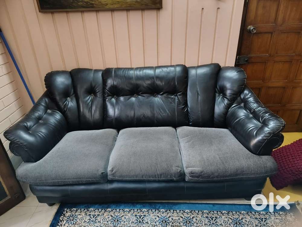 Black and gray Sofa set