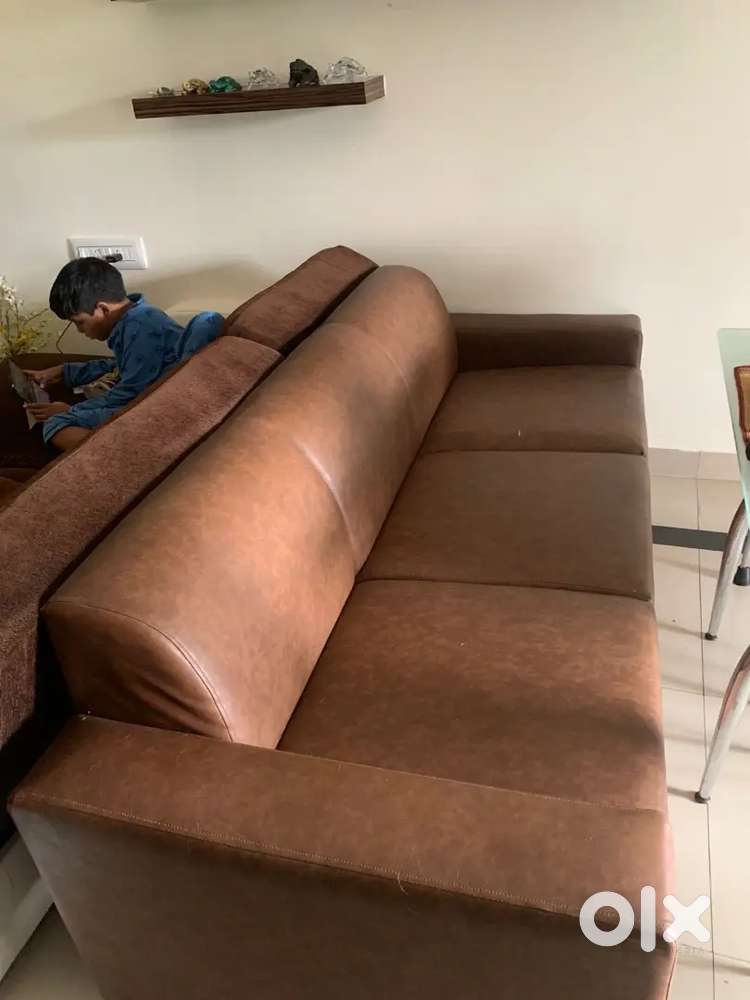3 seater latherite Sofa for sale