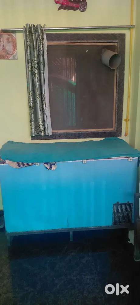 Deep refrigerator on condition too good cooling