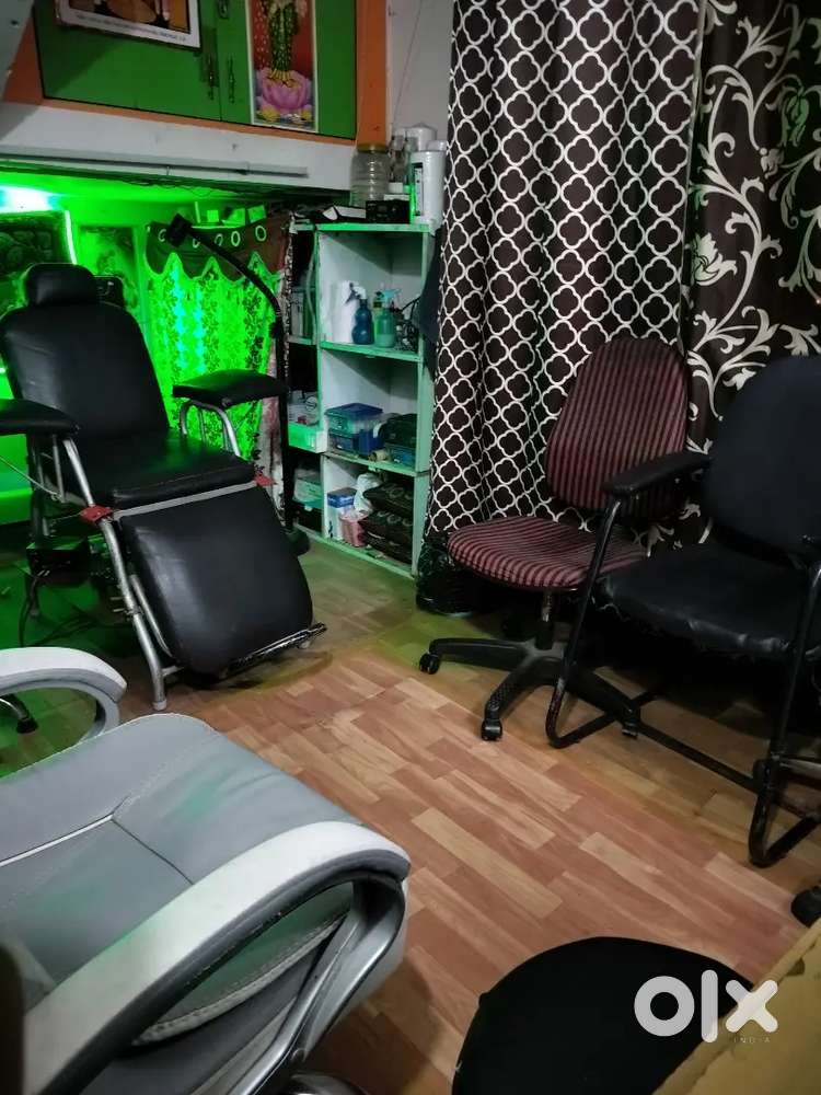 Female Tattoo Artist