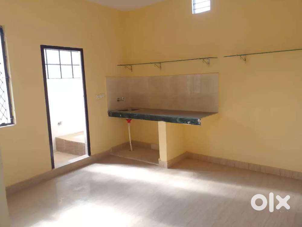 1RK FOR RENT WITH HAVING SEPARATE WASHROOM AND KITCHEN