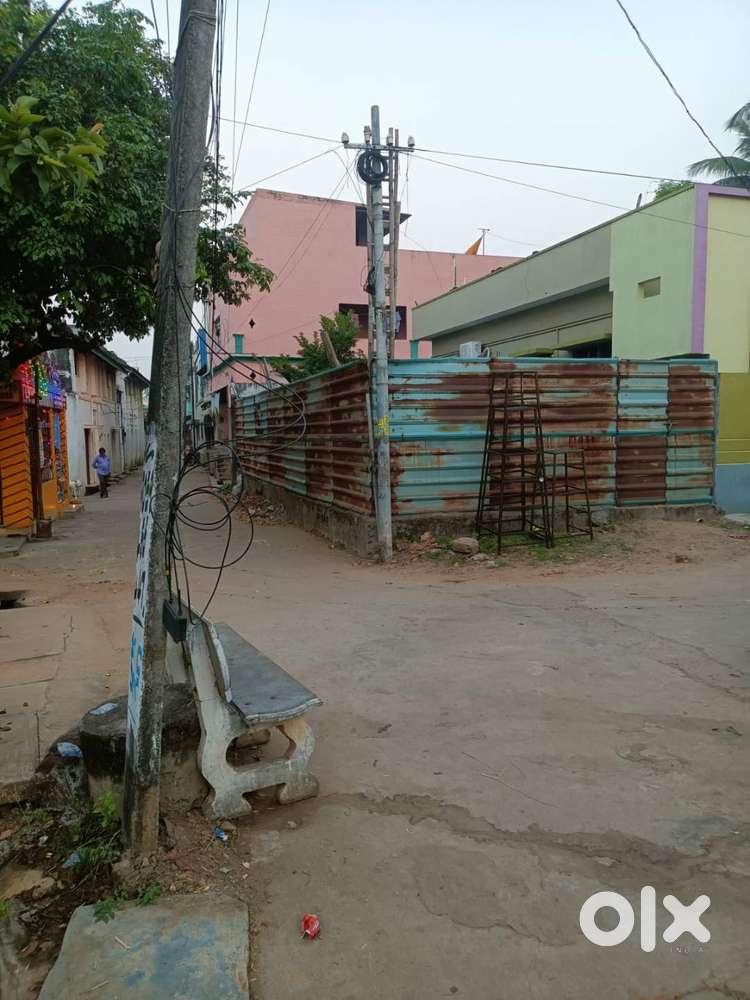 92 suqare yards for sale