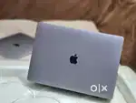 Apple Macbook Pro i7 16GB Ram 512GB Apple SSD 5.5gbGraphics Touchbar