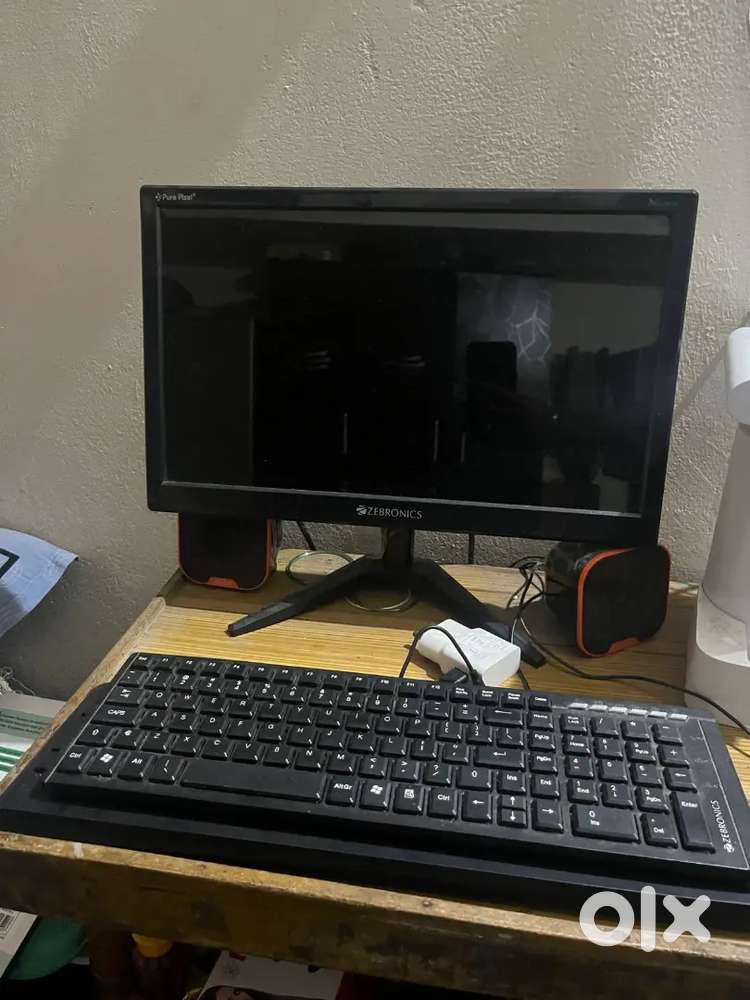 Zebronics pc with monitor