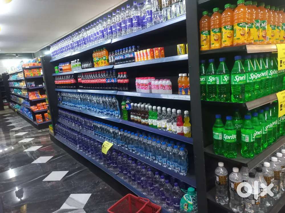 Supermarket store manager