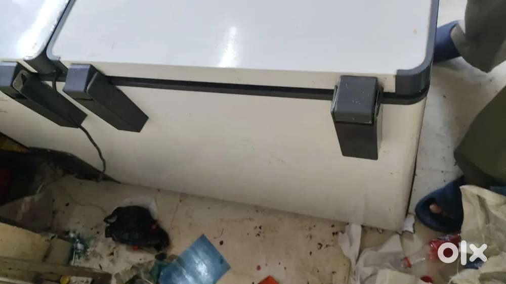 NEW D FREEZER 1 month use