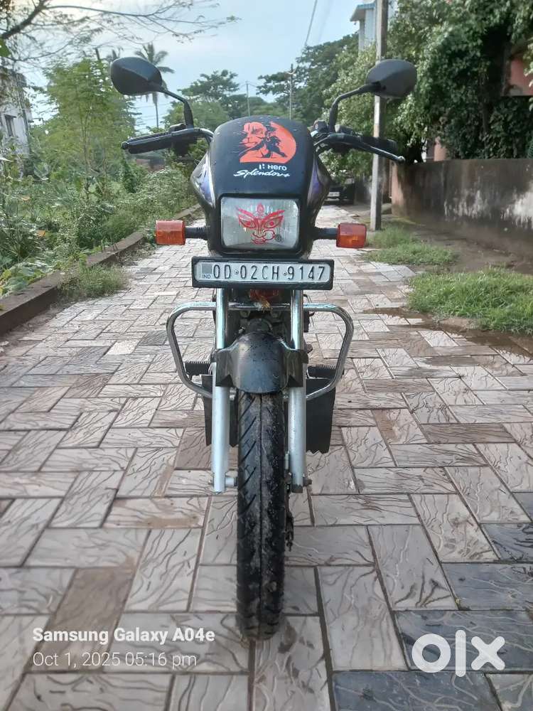 Hero splendor in showroom condition