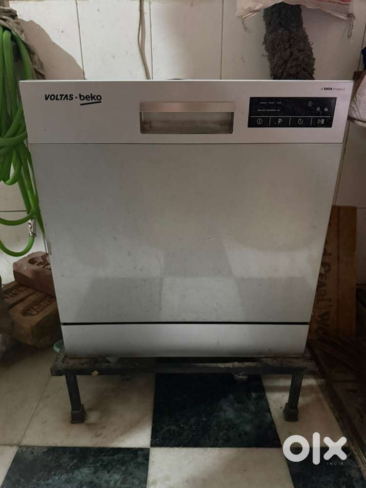 Dish washer