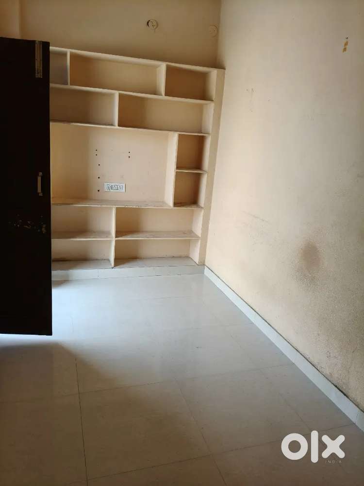 1BHK North East face for Rent