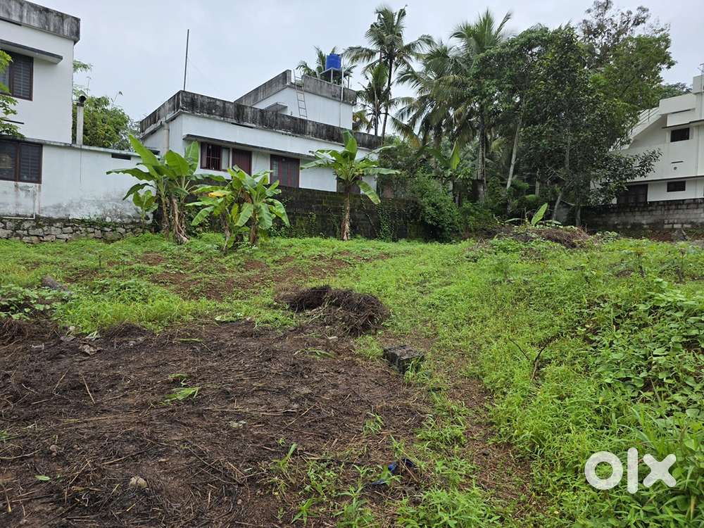 Square plot for sale