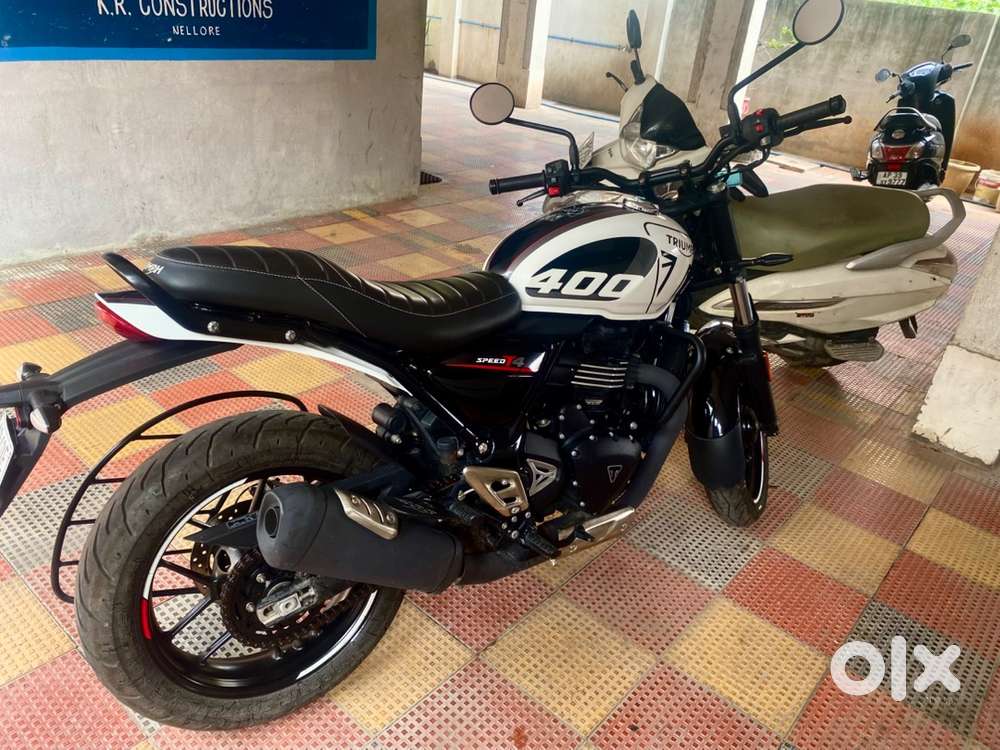 Triumph speed t4 unused in showroom condition (negotiable)