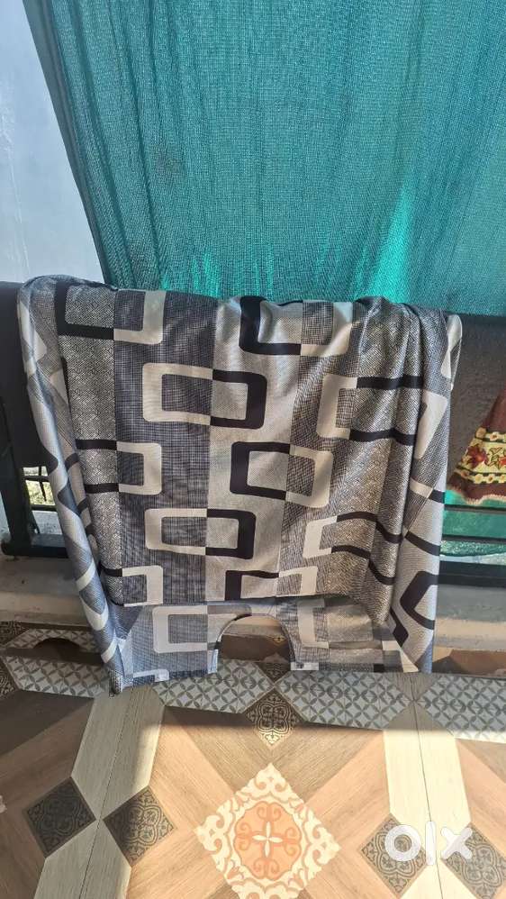 Good condition aircooler is for sale with stand and body cover.