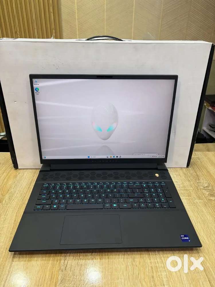 Dell Alienware M18 R2 Laptop RTX 4090,  18in 14th Gen Intel i9 64 GB