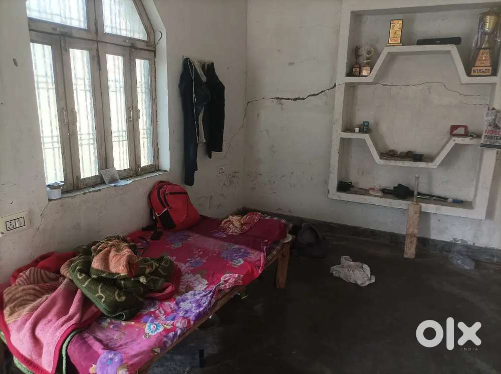 Room partner chahiye     1500 per month