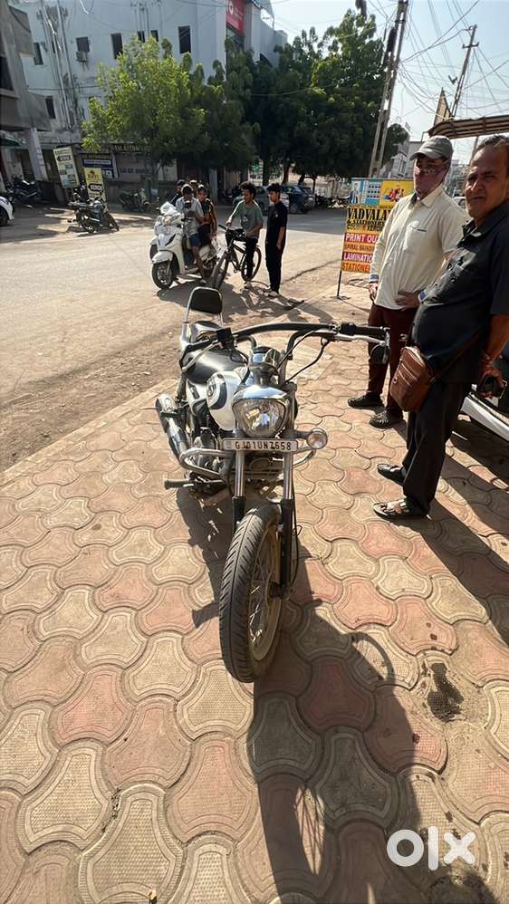 Avenger bike 220 cruies first owner not used that much