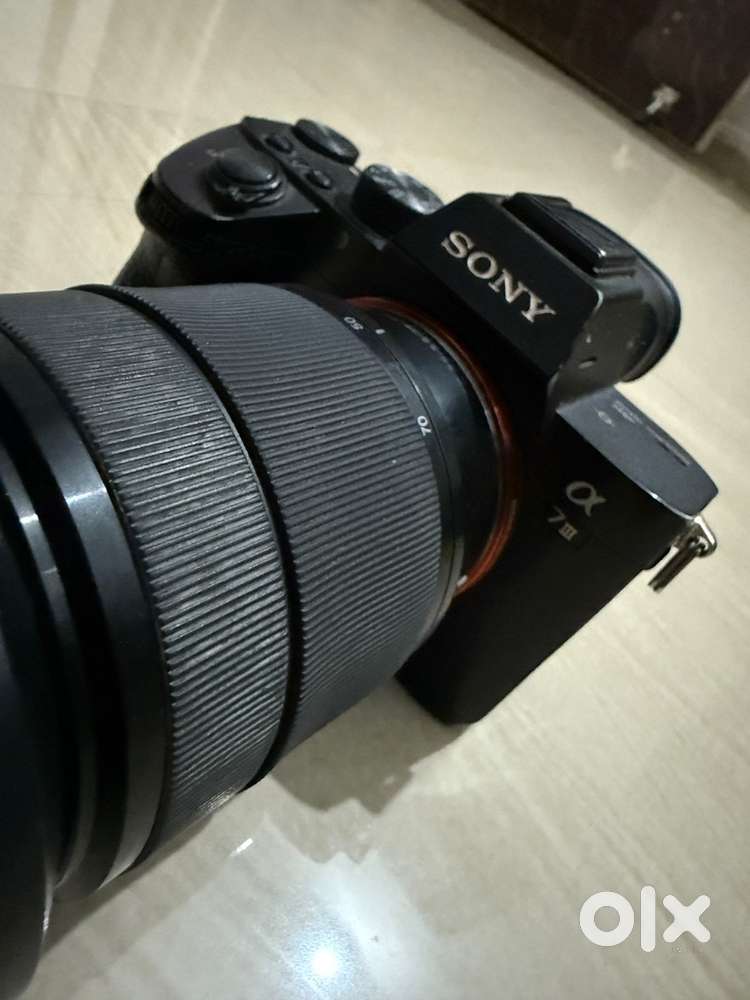 Sony a7iii with 28-70 mm (kit lens)