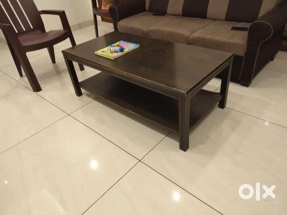 Teepoy made of rubber wood