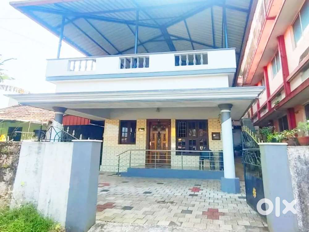 2BHK independent house 4 cents land 50,00,000