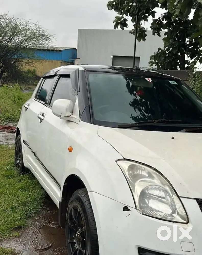 Maruti Suzuki Swift 2005 Petrol 90000 Km Driven
