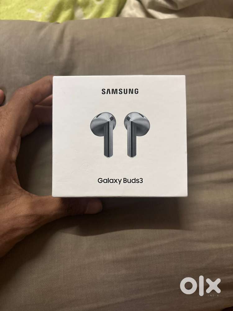 Samsung buds 3 sealed pack with one year warranty