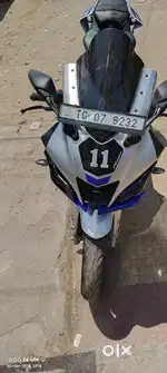 Yamaha R15 V3 2024 model gorgeous grey and white colour good condition