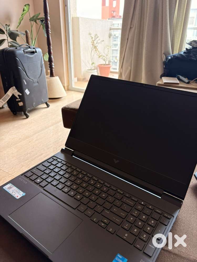 HP Victus i5 13th Gen 6 GB RTX 4060 + Logitech G304 + Kreo Swarm