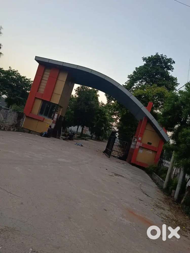 प्लॉट उपलब्ध 40 फीट रोड पर ,रोहता के पास कॉलोनी