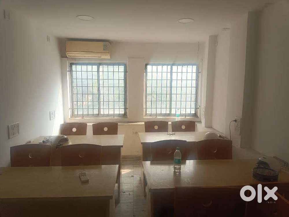 500 sq ft furnished office for rent in Alwarpet