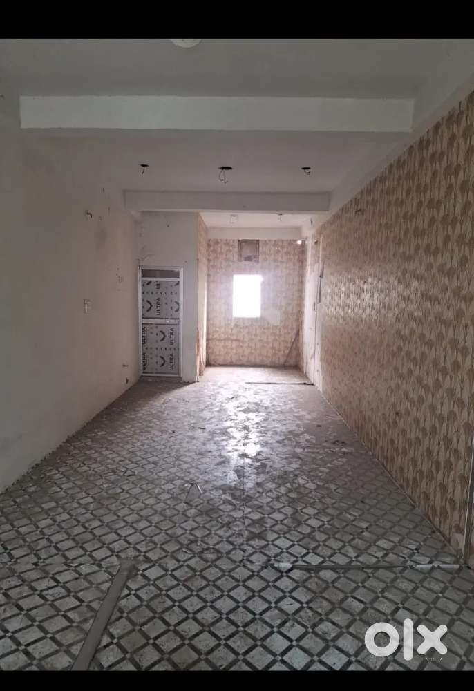 Commercial space is available for shop, offce, restaurant and coaching
