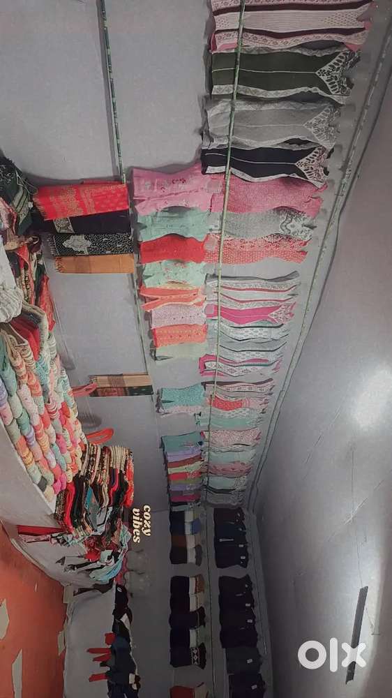 Clothes selling shop want staff