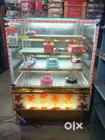 Cake counter display counter