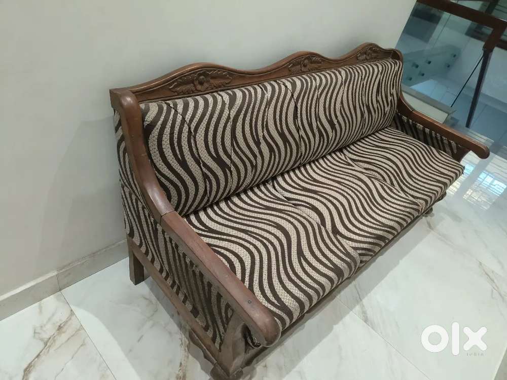 5 seater Sofa in good Condition