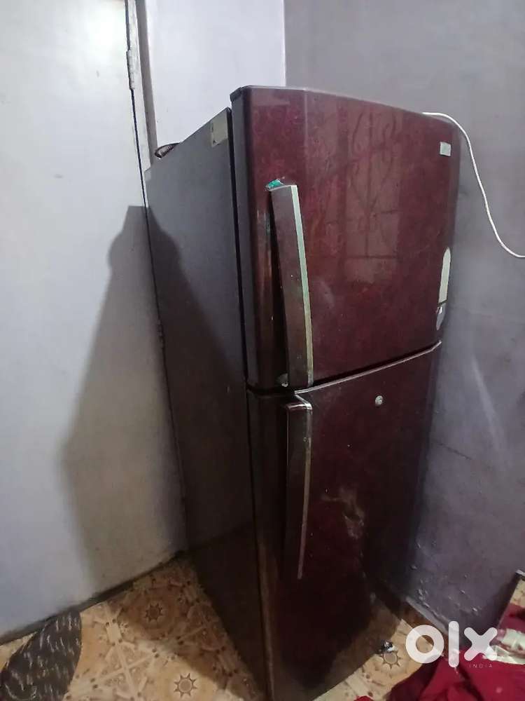 Double door fridge in good condition