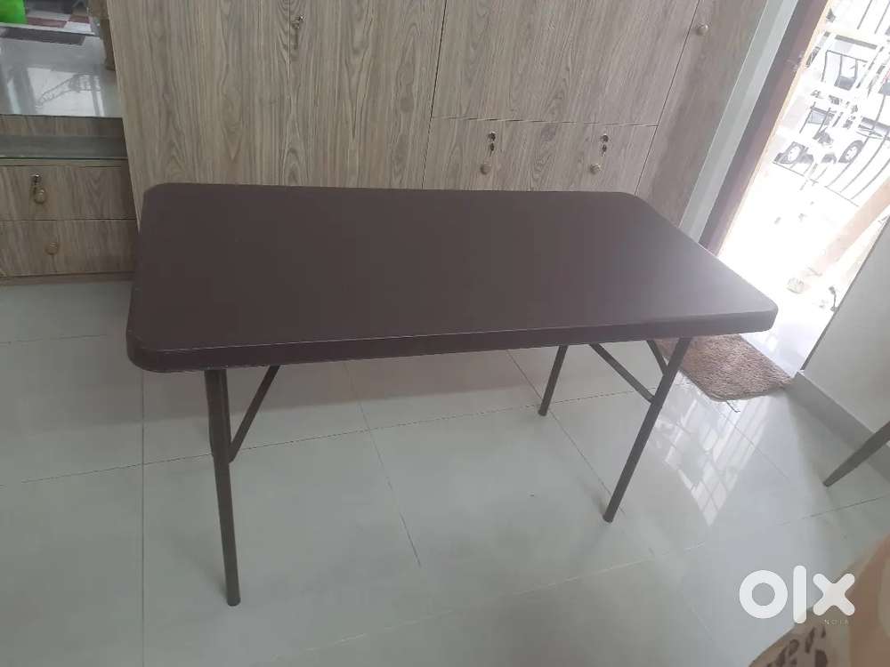 New fiber body dining table