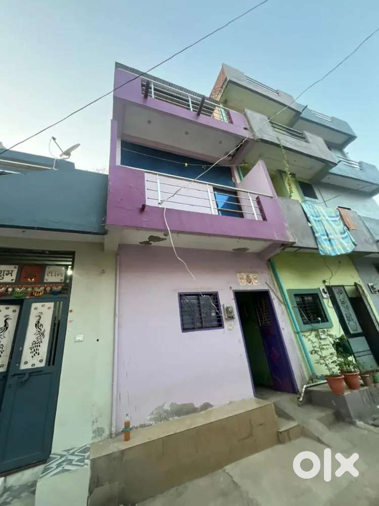 12.5*46 ka makan he 2 manjil bana hua he tisri manjil par atta banahe