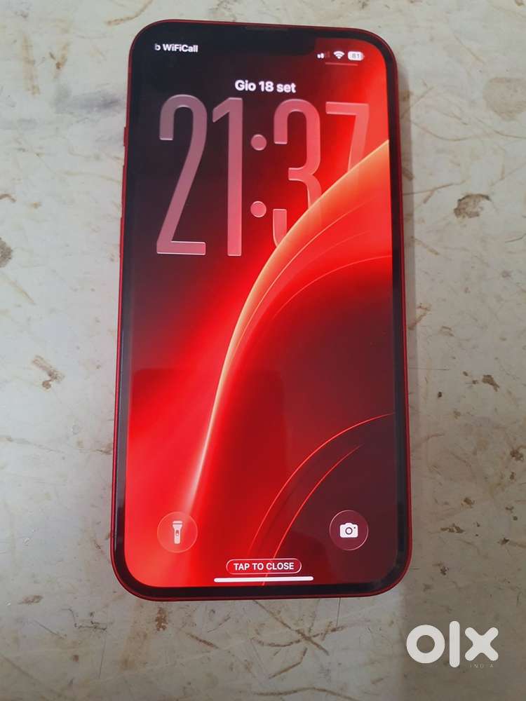 Iphone 13 red