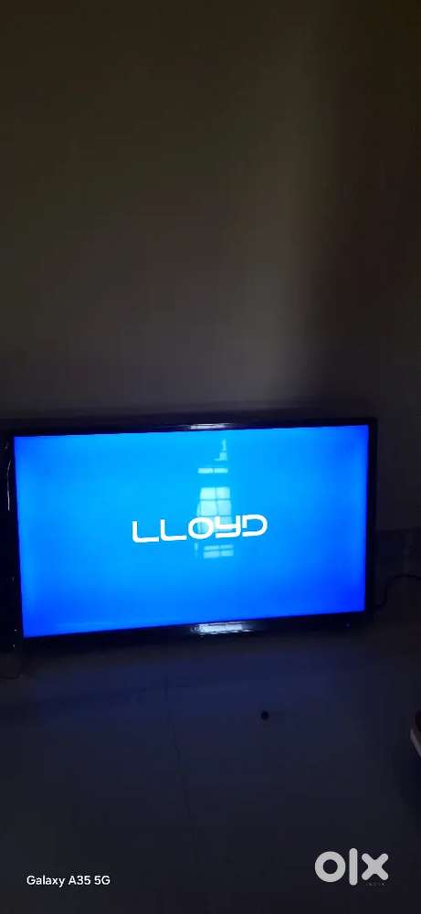 LLOYD. TV. 32LED