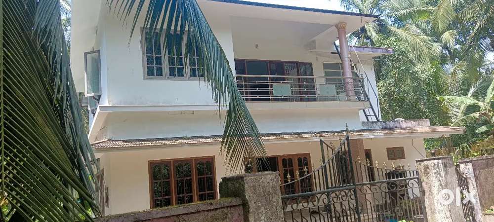 Chala koyyode, used house, 350 MTRS away from Bus stop,