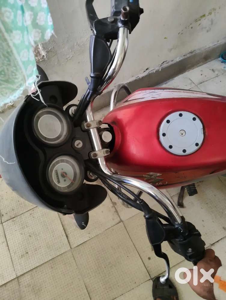 Good condition one tyr new