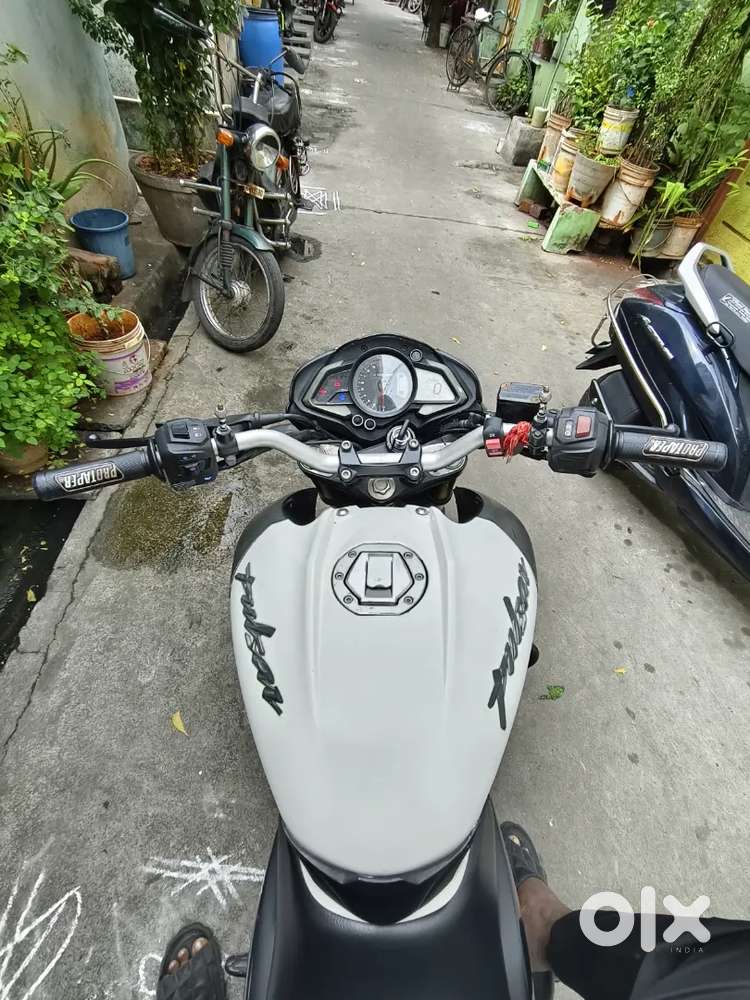 Pulsar ns 200