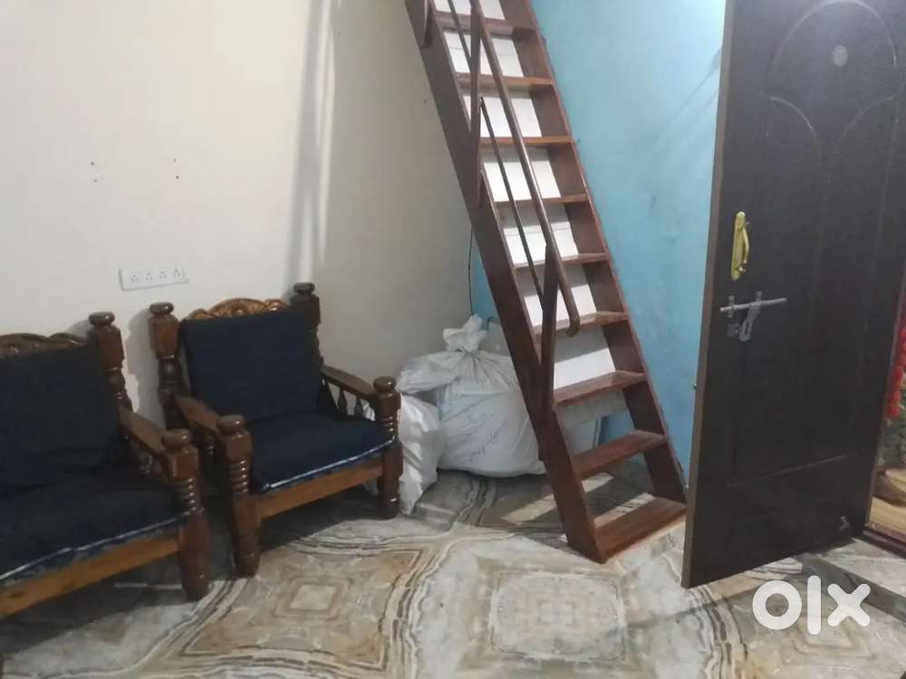 1 BHK Independent floor house