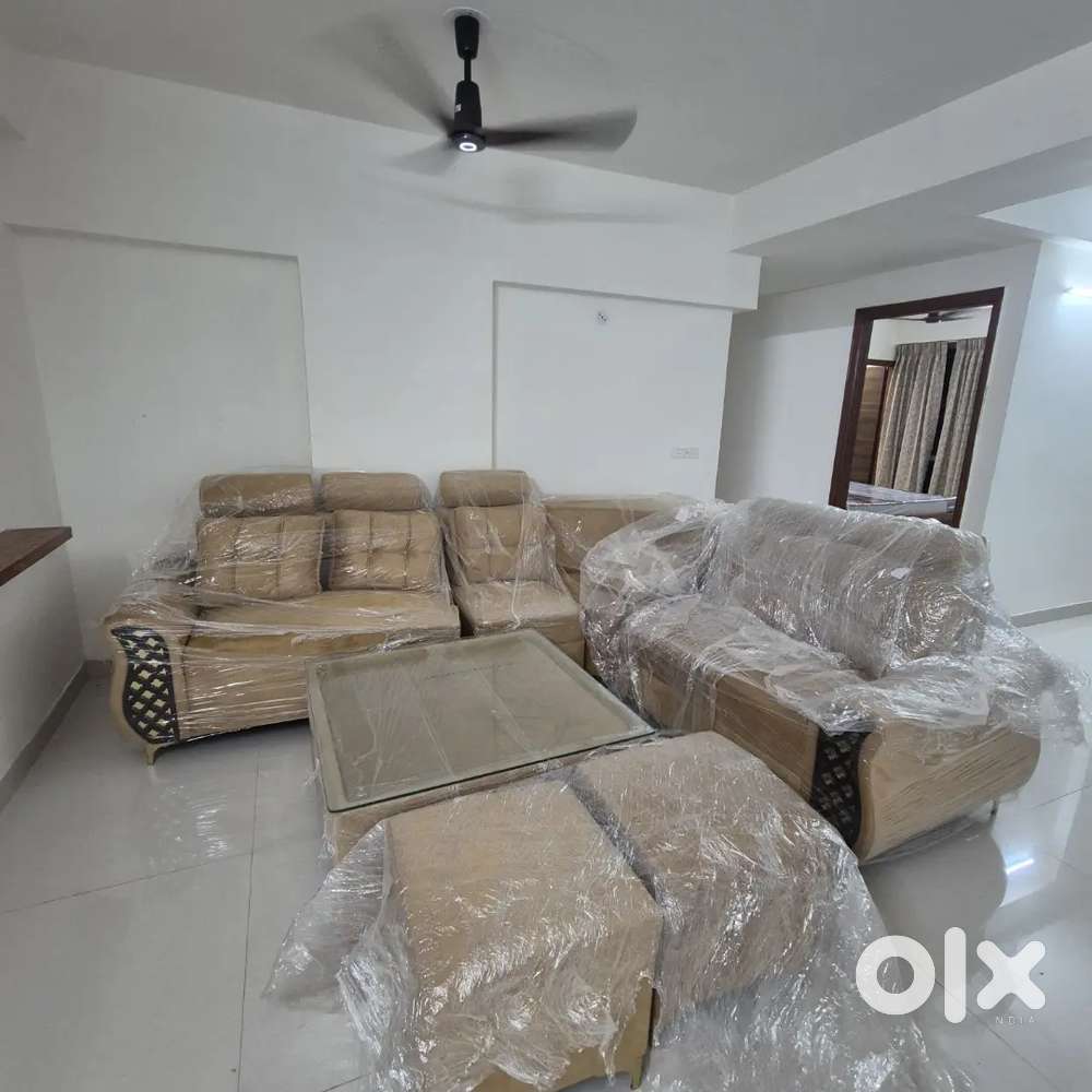 NEAR JAWAHAR CIRCLE, 4BHK FURNISHED FLAT FOR FAMILY
