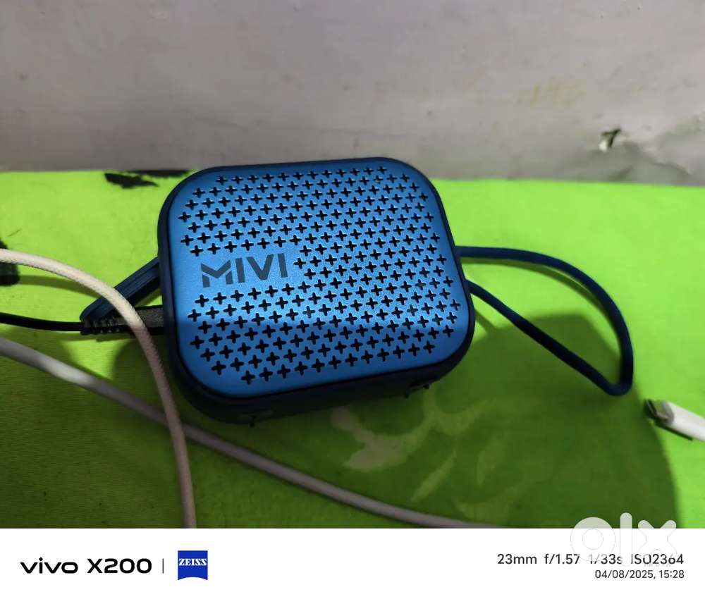 Bluetooth speaker Mivi good sound good battery backup