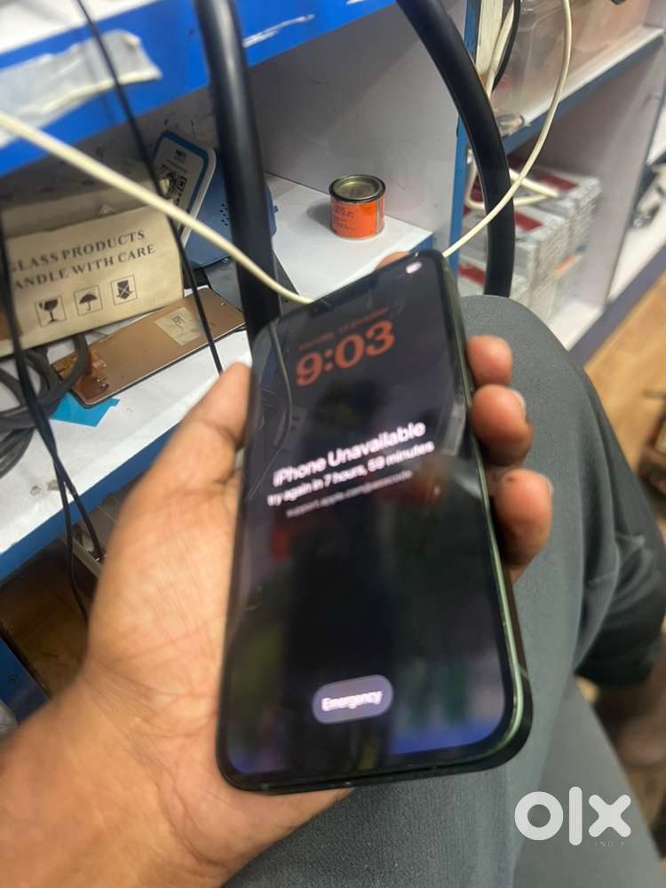 Iphone 13 icloud locked