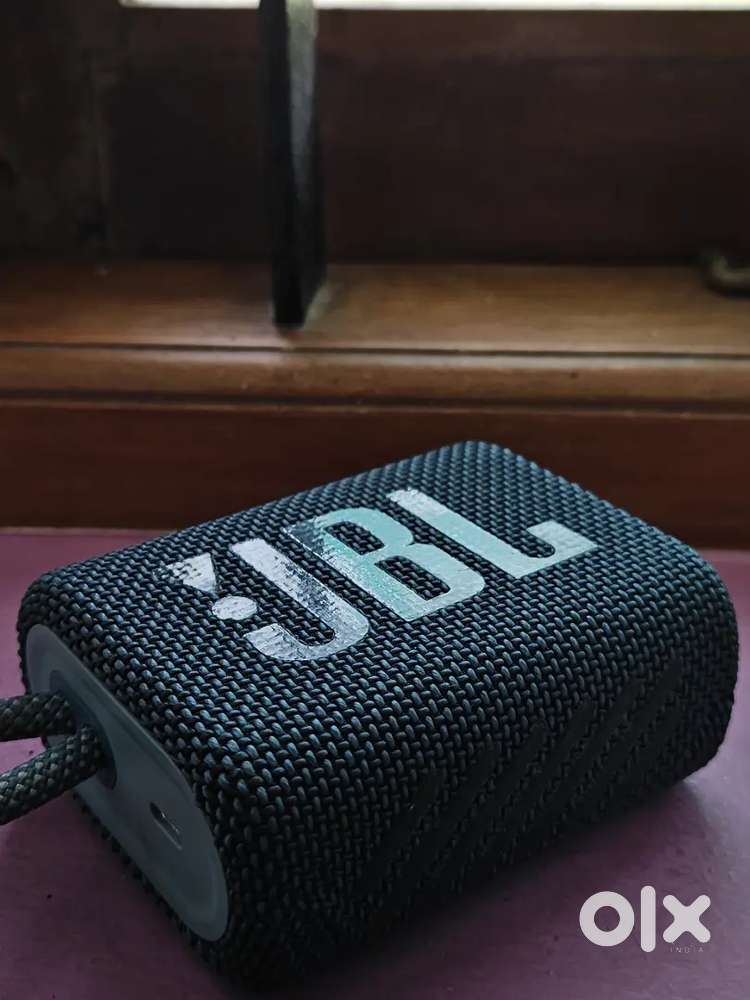 JBL go 3 Bluetooth speaker
