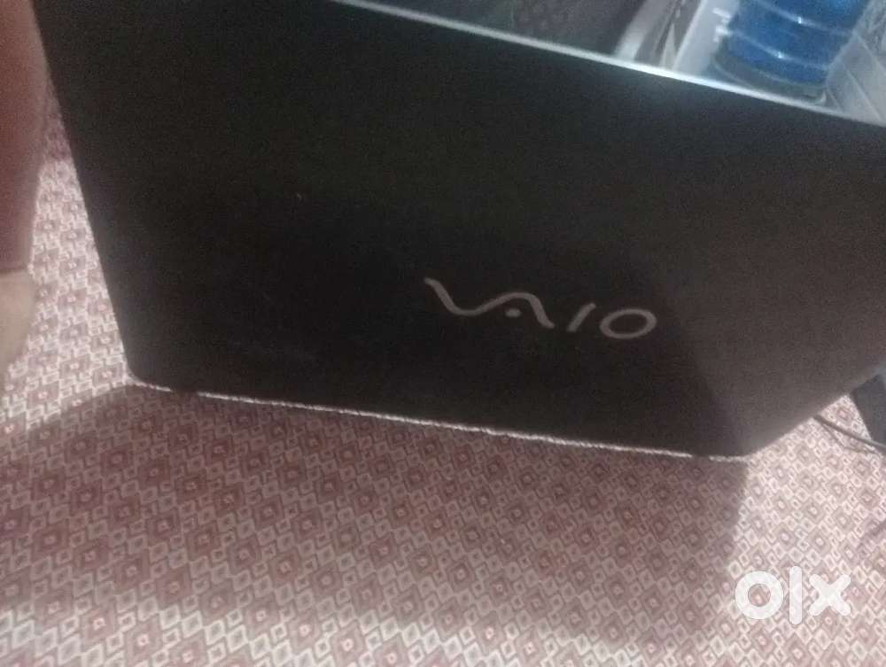 Intel i3 processor,4 gb RAM 500 GB memory window 10 Pro, 5 generation