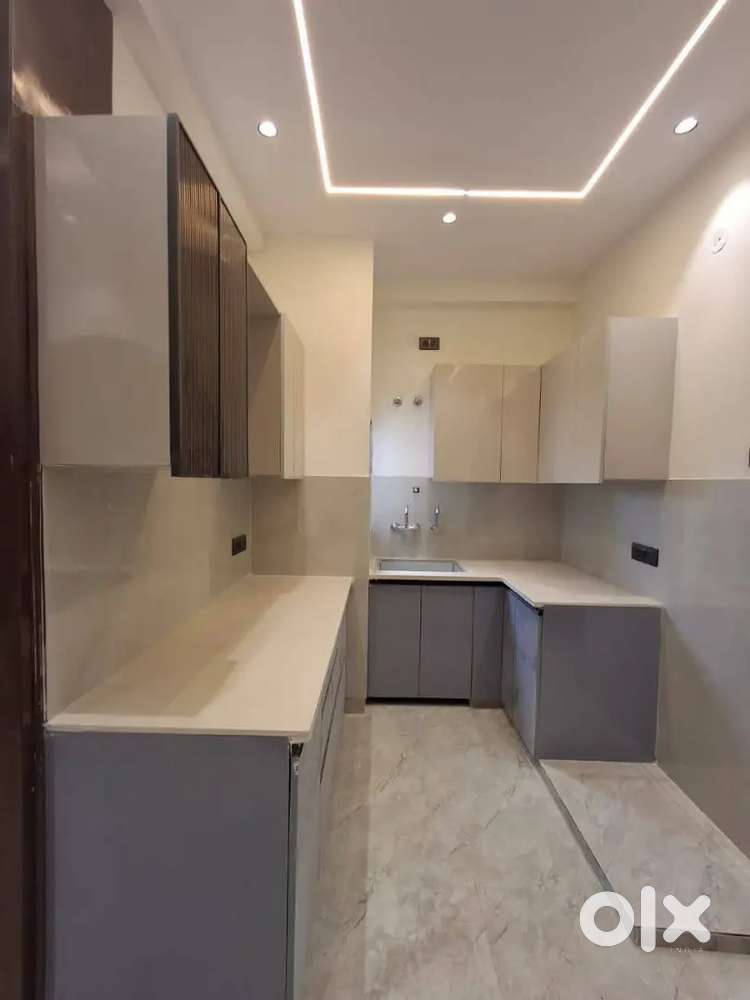 2 BHK flat for sale low rice flat on road society